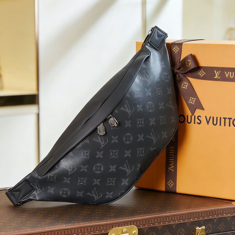 <AUTHENTIC>Louis Vuitton Discovery Bumbag - Picture 6 of 6
